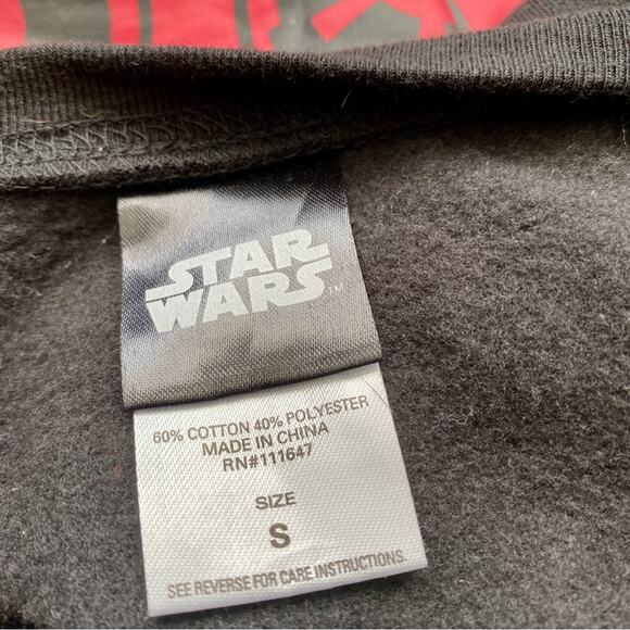 Star Wars Darth Vader Christmas Holiday Black Fleece Sweatshirt Sz Small - Picture 5 of 5